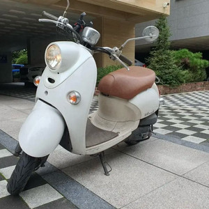 야마하 비노 50cc 화이트베이지 컬러 이미지