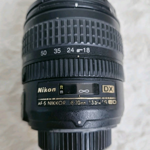 니콘 AF-S DX Zoom NIKKOR 18-70mm 렌즈 이미지