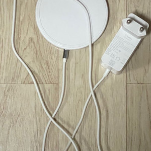 가격내림.가격제안X[애플] 무선 충전기 팔아요. 이미지