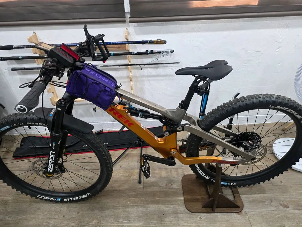 풀서스펜션 MTB 자전거 이미지