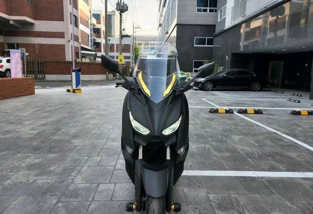 xmax300 20년식 3.8만 신차급컨디션 이미지