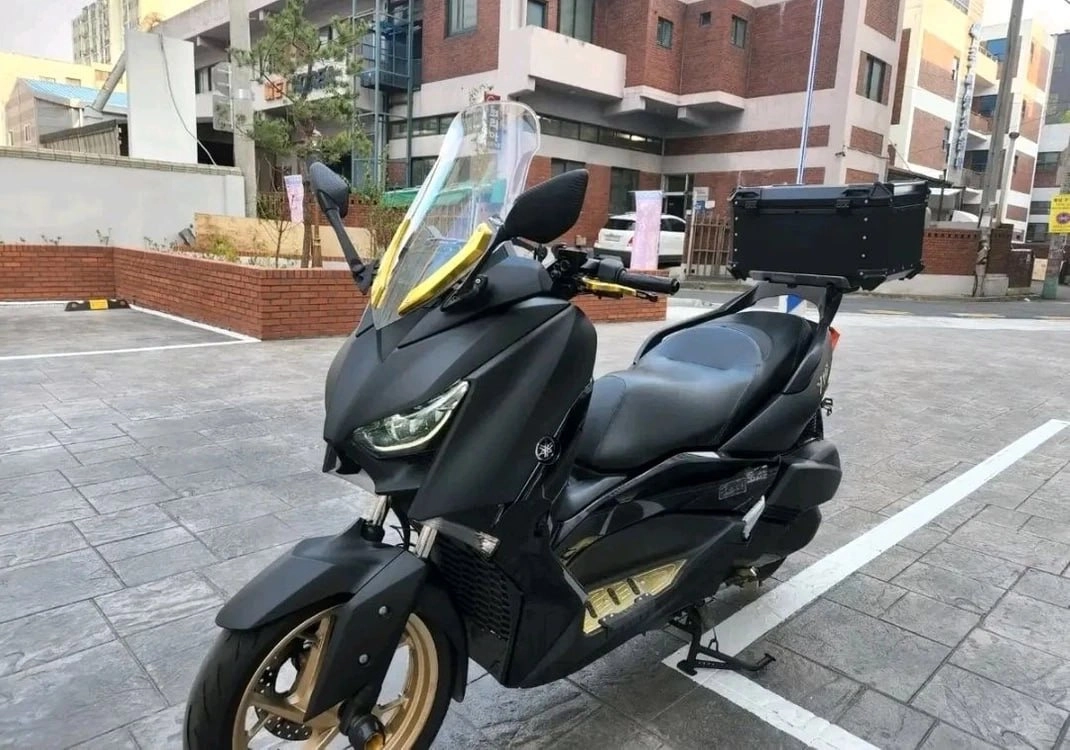 xmax300 20년식 3.8만 신차급컨디션 이미지
