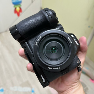 니콘 z5ii 박스풀셋 팝니다. 이미지