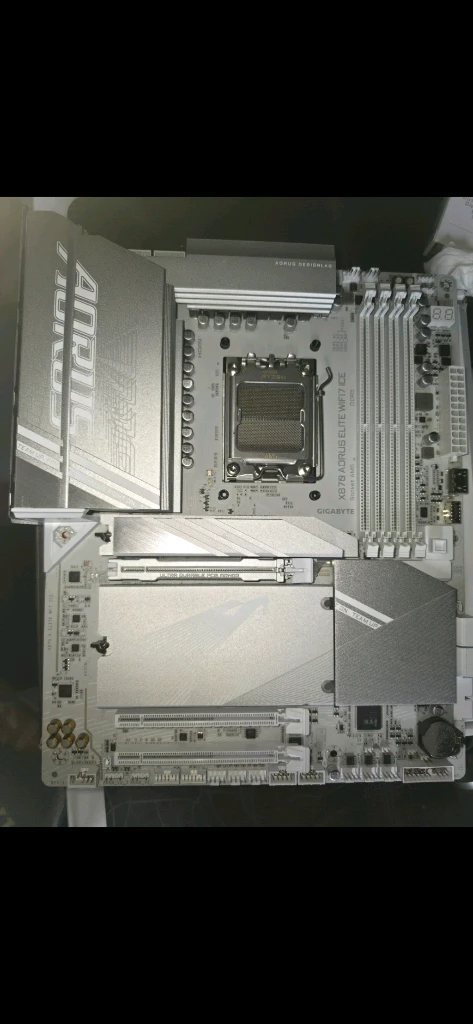 x870 aorus elite wifi7 ice 메인보드 이미지