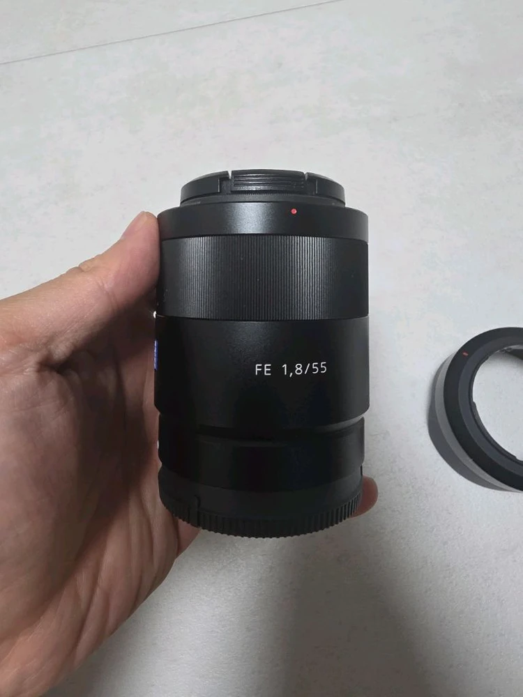 소니 55.8 자이즈 FE 55mm F1.8 ZA 렌즈 이미지