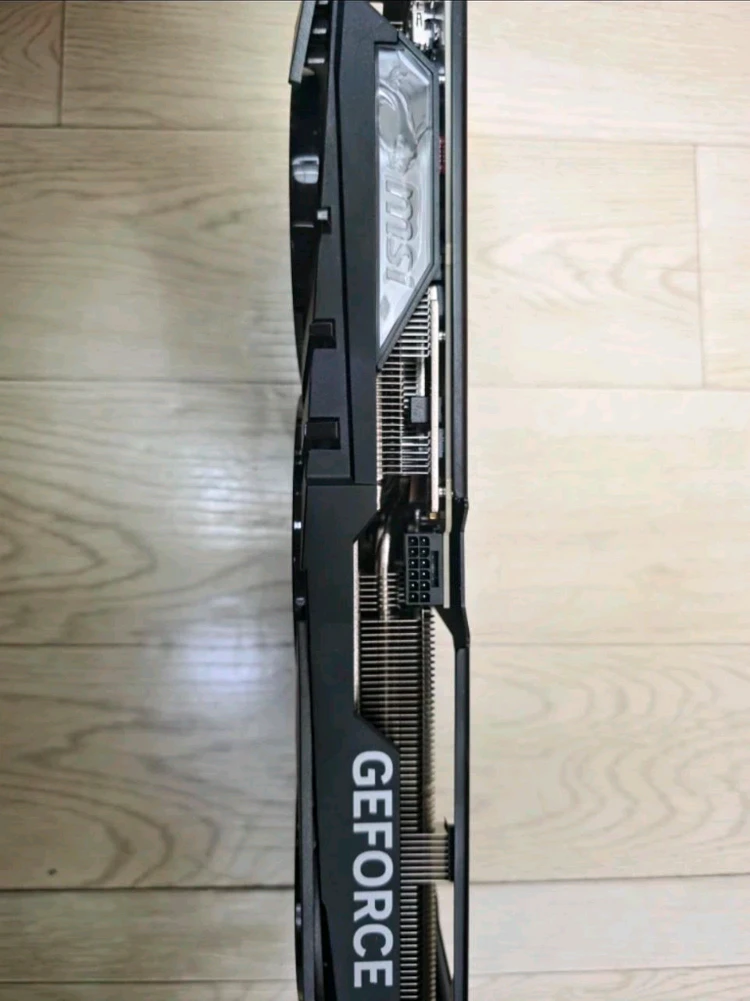 MSI RTX 4070 SUPER 게이밍 X 슬림 이미지
