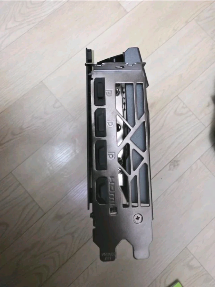 MSI RTX 4070 SUPER 게이밍 X 슬림 이미지