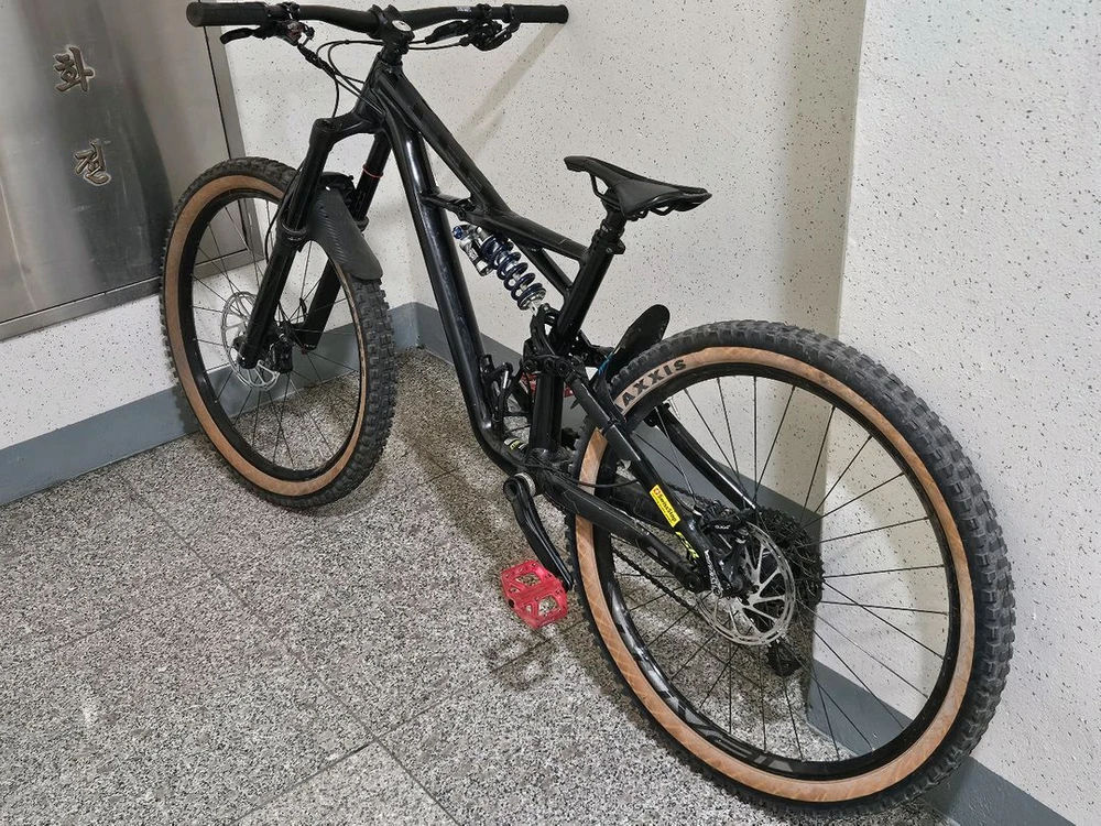 스페셜라이즈드 엔듀로 2018 풀샥mtb자전거 이미지
