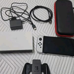 닌텐도 스위치 oled 화이트 + 게임칩 2개 (개별구매 가능) 이미지