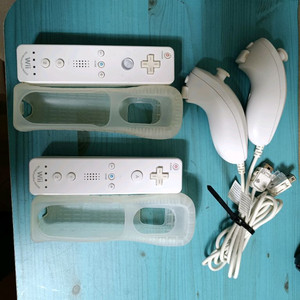 닌텐도위 wii 모션플러스 리모컨 + 실리콘케이스 + 눈차크 두세트 이미지