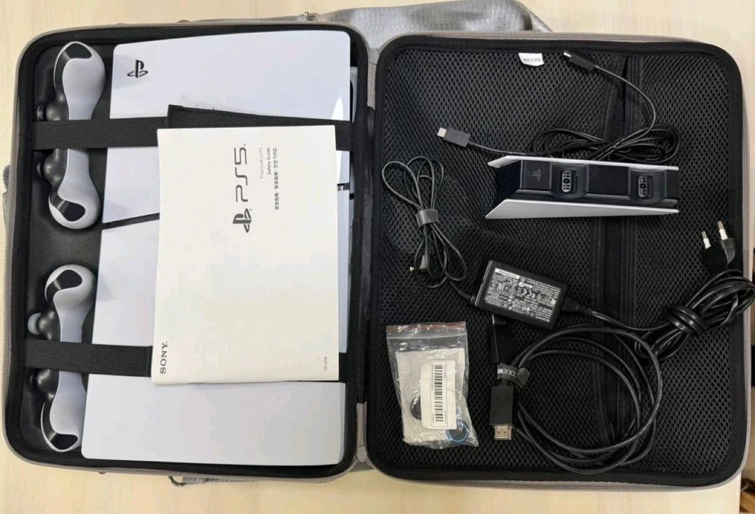 Ps5 슬림 디지털 에디션(컨트롤러2개. ,충전거치대,전용가방 포함) 이미지