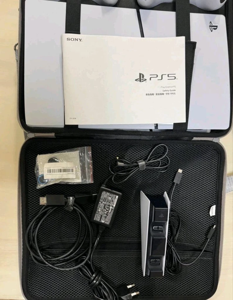 Ps5 슬림 디지털 에디션(컨트롤러2개. ,충전거치대,전용가방 포함) 이미지