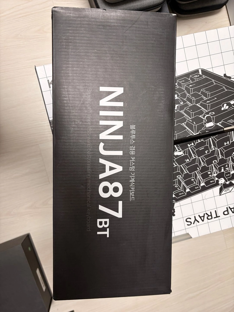 [미사용 보관품] 몬스타기어 NINJA87 BT 화이트 가테론축 유무선 핫스왑 기계식 키보드 이미지