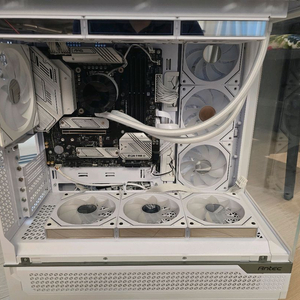 화이트 감성 인텔 i5-14600kf 반본체 팝니다. 이미지
