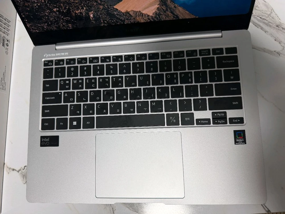 갤럭시북4 프로/NT940XGK-KP71S /코어 울트라 7 / 램32GB 이미지
