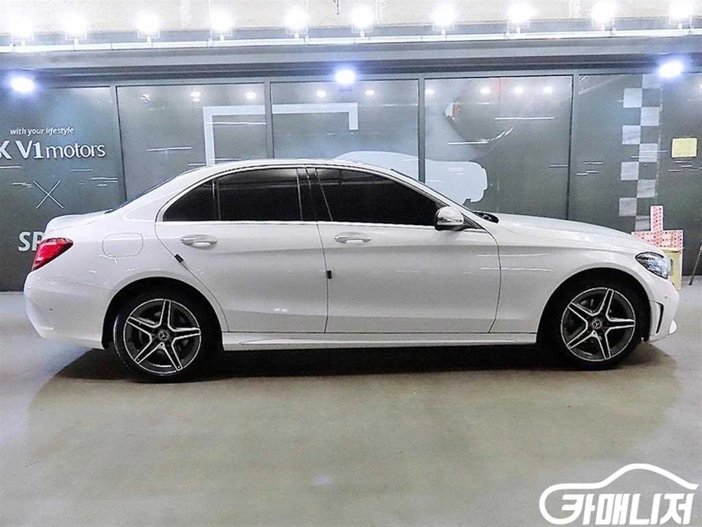 [벤츠]C클래스 W205 C200 AMG LINE (5인승) 이미지