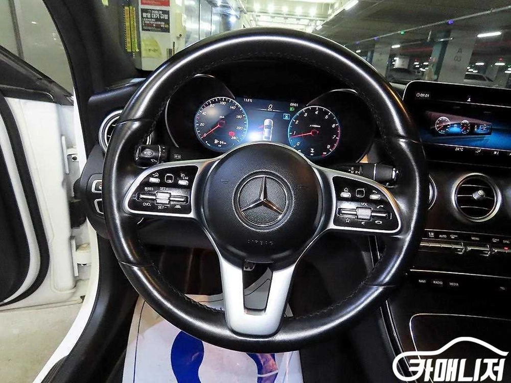 [벤츠]C클래스 W205 C200 AMG LINE (5인승) 이미지