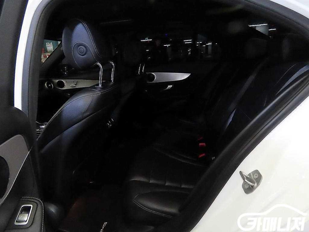 [벤츠]C클래스 W205 C200 AMG LINE (5인승) 이미지