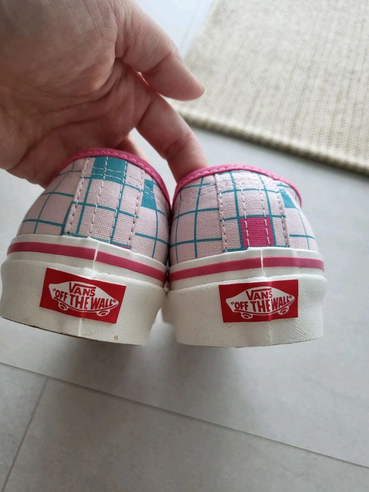 반스 어센틱 몽구스 콜라보 제품이에요 235mm 이미지
