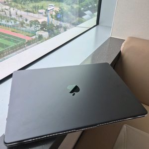 [S급]맥북 프로+매직마우스 M3 16인치 18GB 512SSD 이미지