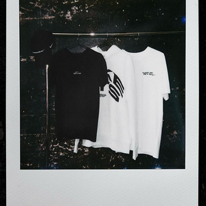 NIKE 나이키 BTS 화이트 반팔 티셔츠 이미지