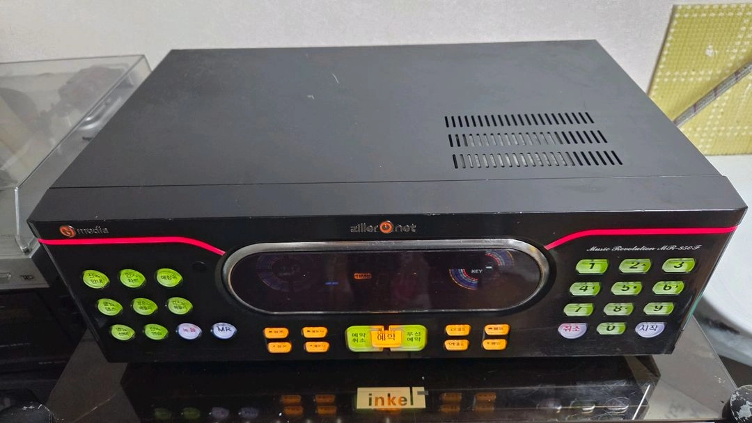 TJ 미디어 노래방 기기 MR-850F 모델입니다 이미지