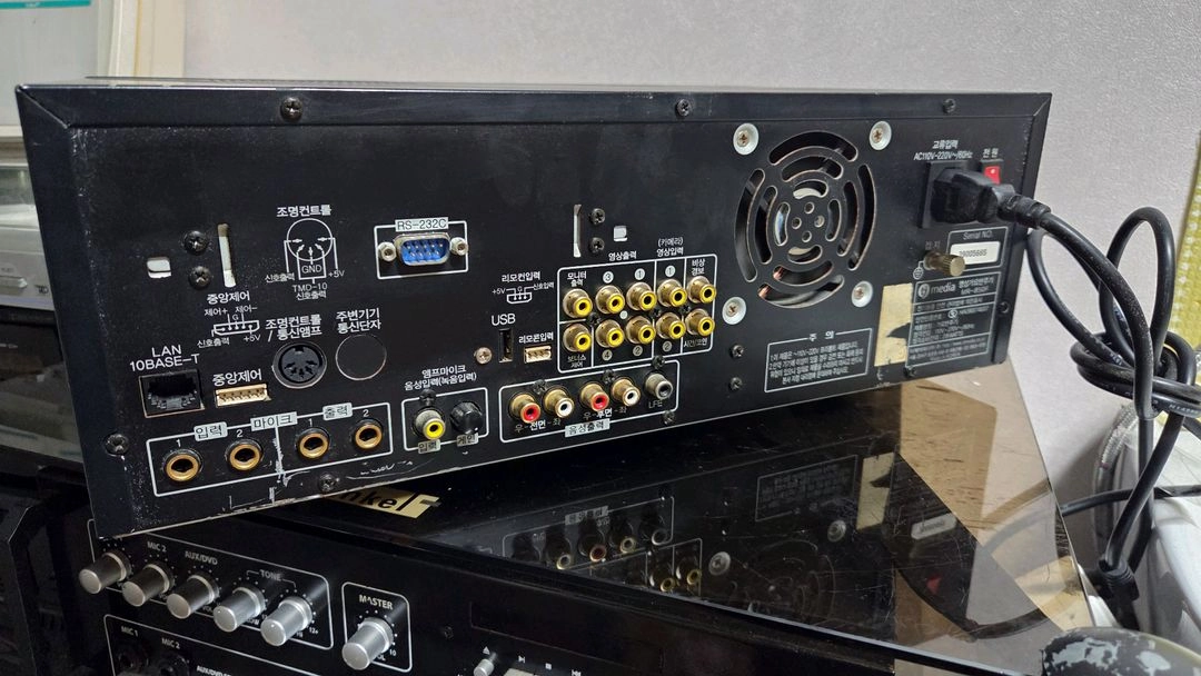 TJ 미디어 노래방 기기 MR-850F 모델입니다 이미지