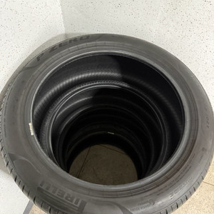피렐리 p zero 245/45/19 타이어 이미지