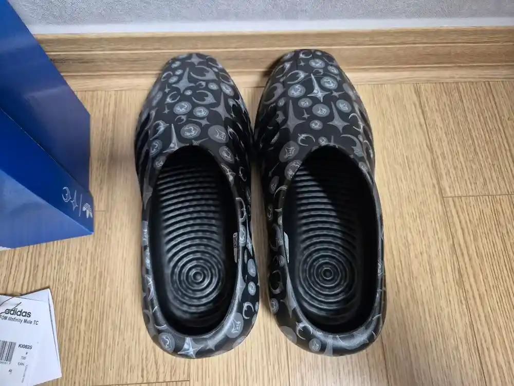(265) 아디다스 x 떠그 클럽 아디폼 인피니티 뮬 코어 블랙 이미지