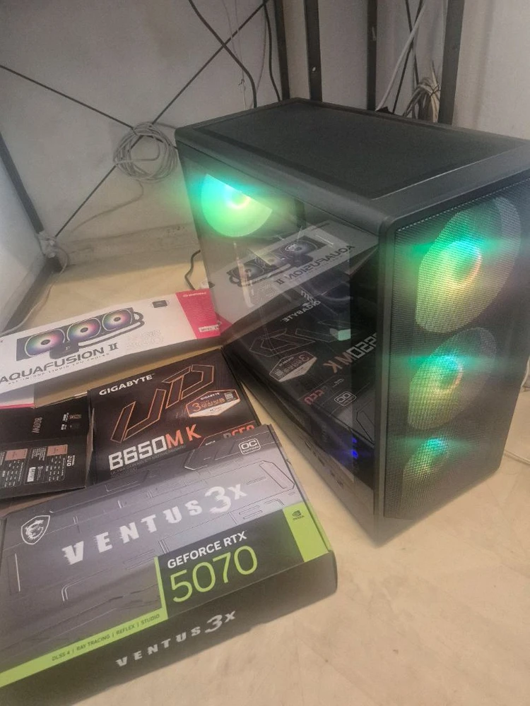라이젠7800X3D RTX5070 수냉3열 게이밍 본체 이미지