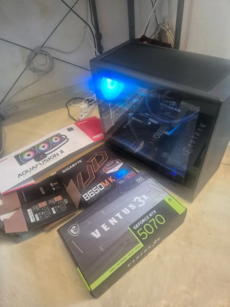 라이젠7800X3D RTX5070 수냉3열 게이밍 본체 이미지