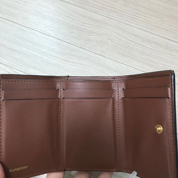 버버리 아이콘 스트라이프 E 캔버스 반지갑 이미지