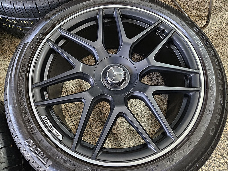 벤츠 W463A G63AMG 퍼포먼스에디션 22인치 휠타이어 셋트 이미지