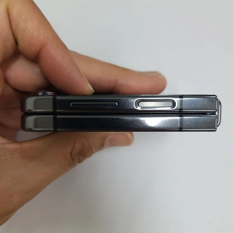 갤럭시 Z플립5 블랙 256GB SK 무잔상 A급 중고폰 213331 이미지