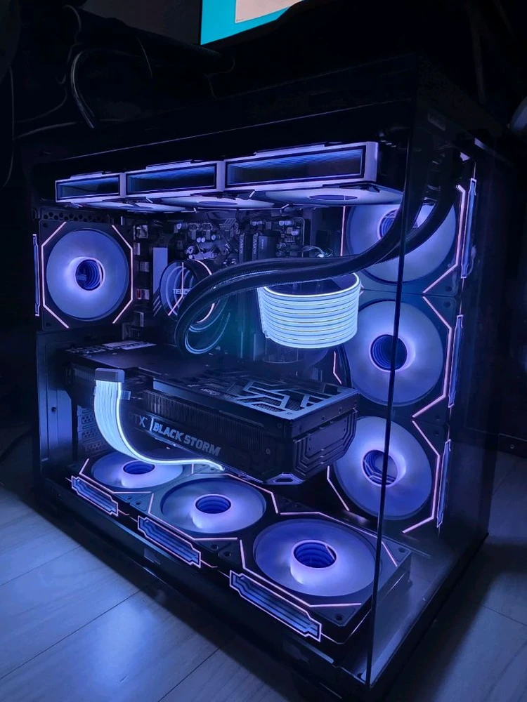 라이젠7 9800X3D RTX4080슈퍼 고사양본체 팝니다. 이미지