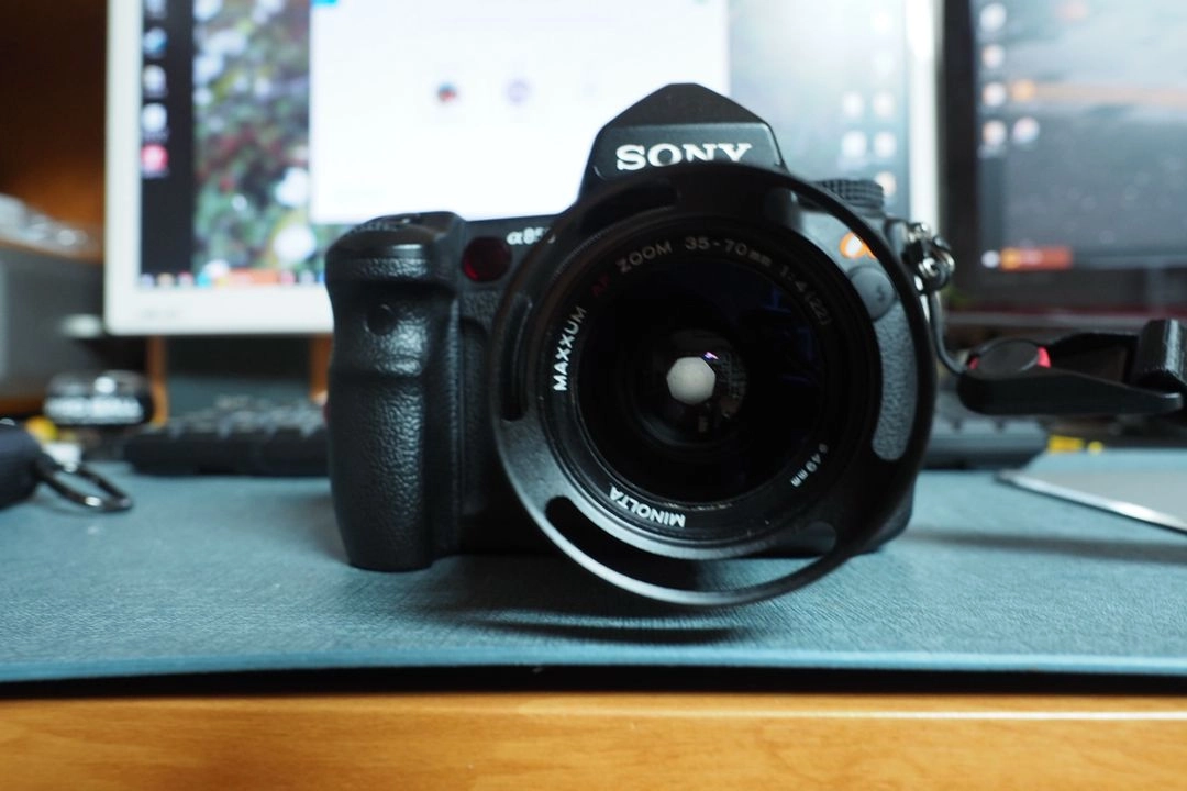 소니 알파 A850 카메라 + 시그마 28-70mm, 50mm, 75-3 이미지