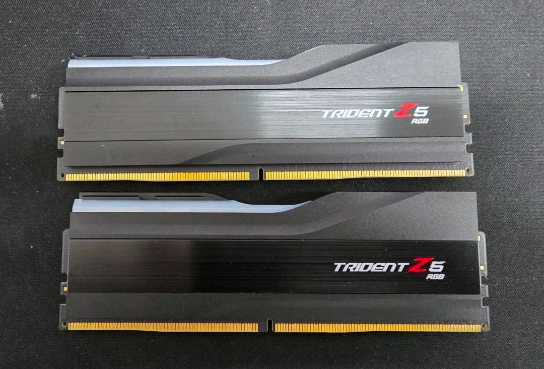 지스킬 G.SKILL DDR5-6000 CL36 Trident Z5 RGB 패키지 (32GB) 이미지