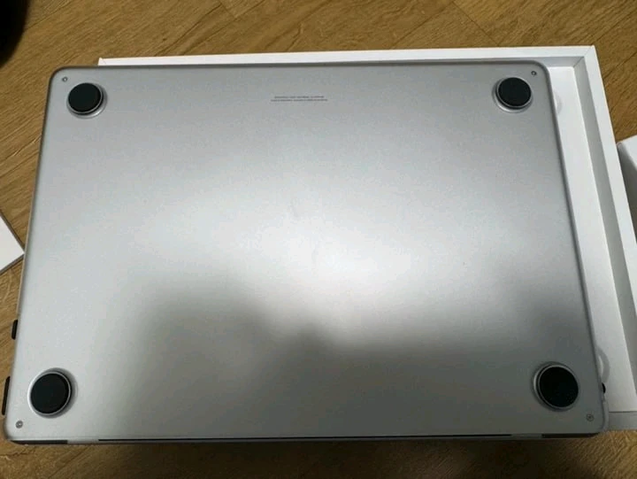 맥북에어 13 M2 실버 8GB 256GB 이미지