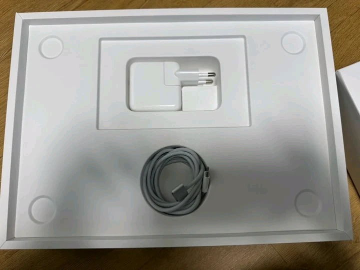 맥북에어 13 M2 실버 8GB 256GB 이미지