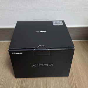 후지필름 X100VI 실버 미개봉 판매합니다 이미지