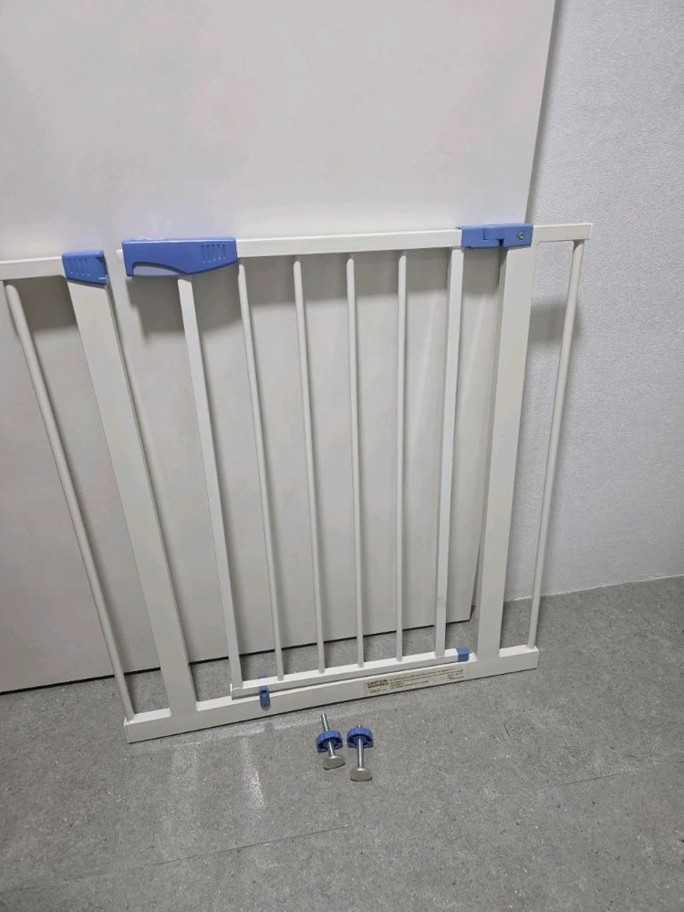 개당가격 깨끗한 안전문 가드 아기안전문 연장펜스 포함 일괄판매 안전문 아기가드 안전펜스 울타리 깨끗하게 닦았어요2개 이미지
