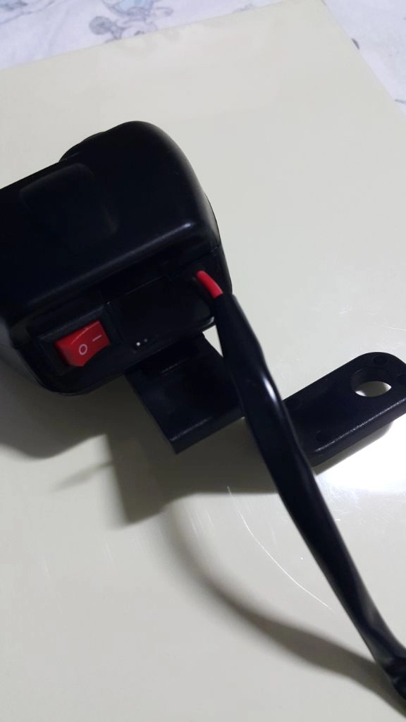 오토바이 12v 듀얼 USB 충전기 고속충전 전압계 온 이미지