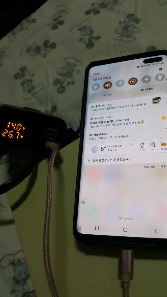 오토바이 12v 듀얼 USB 충전기 고속충전 전압계 온 이미지