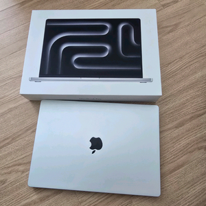 맥북 프로 16인치 M4 Pro 24GB 512GB 실버 이미지