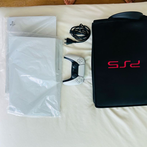 PS5 디스크 에디션 (펌웨어 9.20) + AORUS 2TB SSD 포함 구성 이미지
