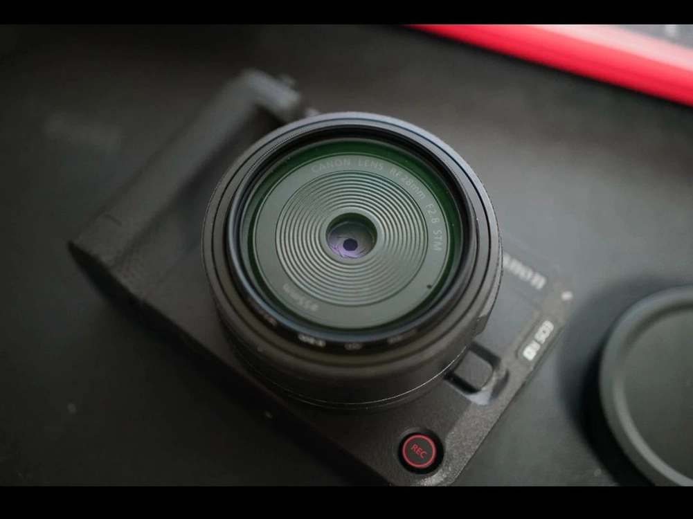 캐논 EOS R50V RF 28mm F2.8 STM 코엠스킨 렌즈필터/ 교환 이미지