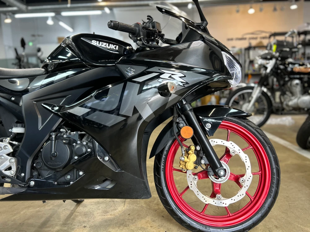스즈키 GSX-R125 21년 5천KM 순정검빨차량 판매중 이미지