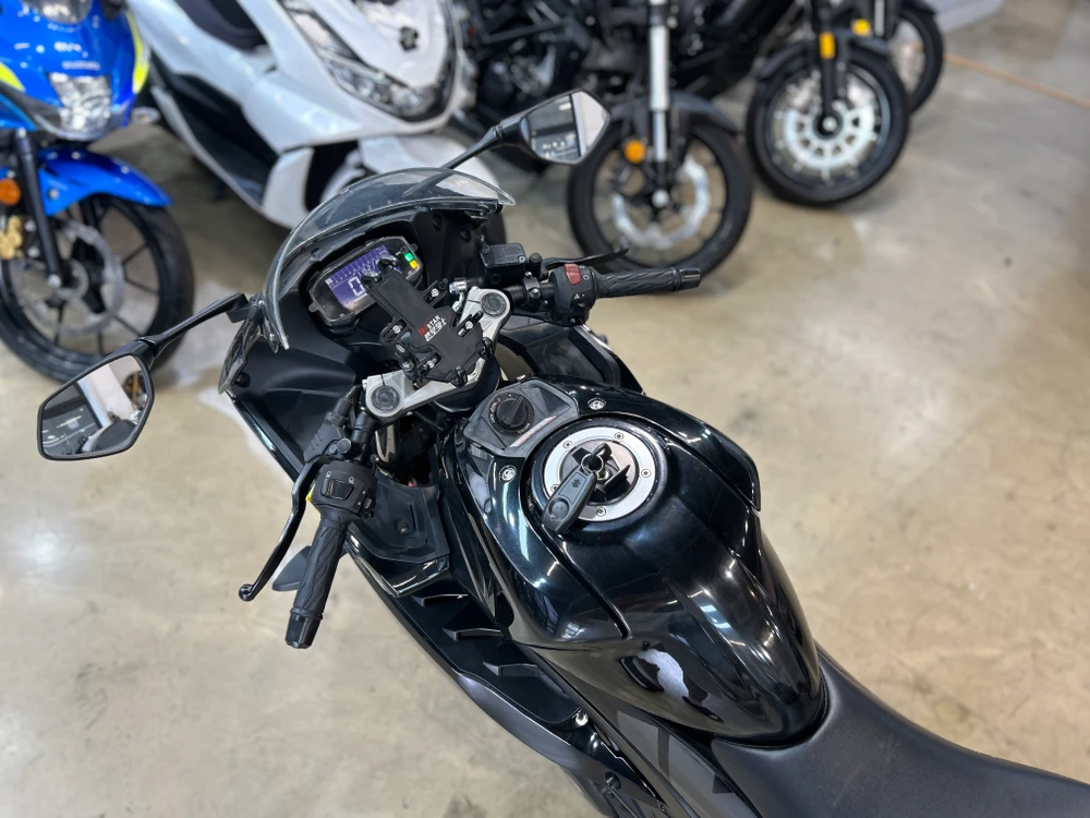스즈키 GSX-R125 21년 5천KM 순정검빨차량 판매중 이미지
