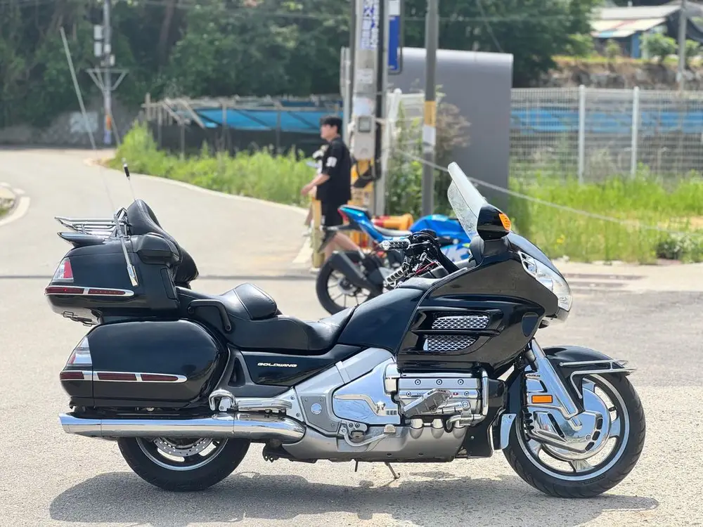 혼다 골드윙 1800 03년식 1.9만마일 상태 훌륭한 차량 판매합니다 이미지