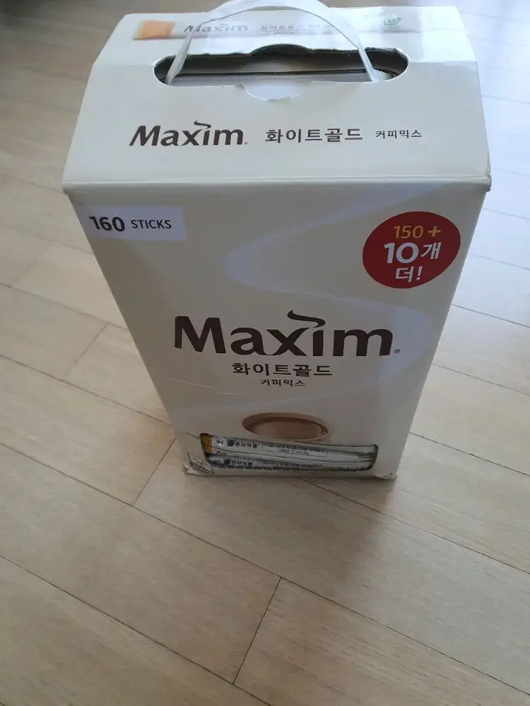 무료배송/맥심화이트커피 160개 + 잇츠팜7개 115g +펭권꽁치2개+마일드참치1개+스팸 300g 1개 5만원 팝니 이미지